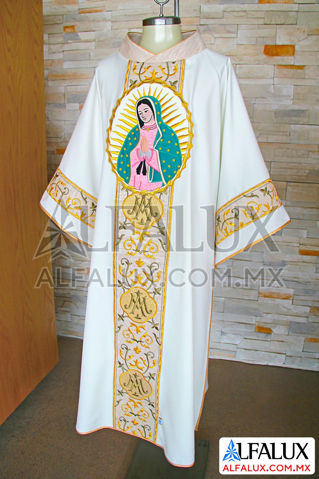 07 JHS MA Dalmatica Perla BRONCE Medallon Virgen (2)